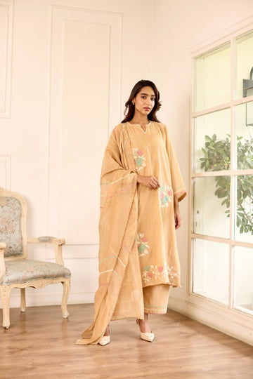 Adira stone hand applique and thread embroidered chanderi kurta set (set of 3)
