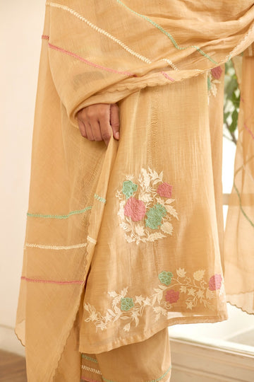 Adira stone hand applique and thread embroidered chanderi kurta set (set of 3)