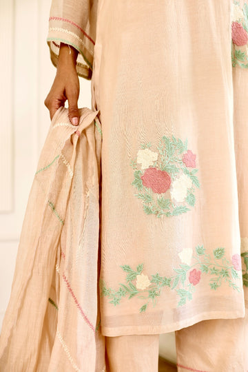 Adira peach hand applique and thread embroidered chanderi kurta set (set of 3)