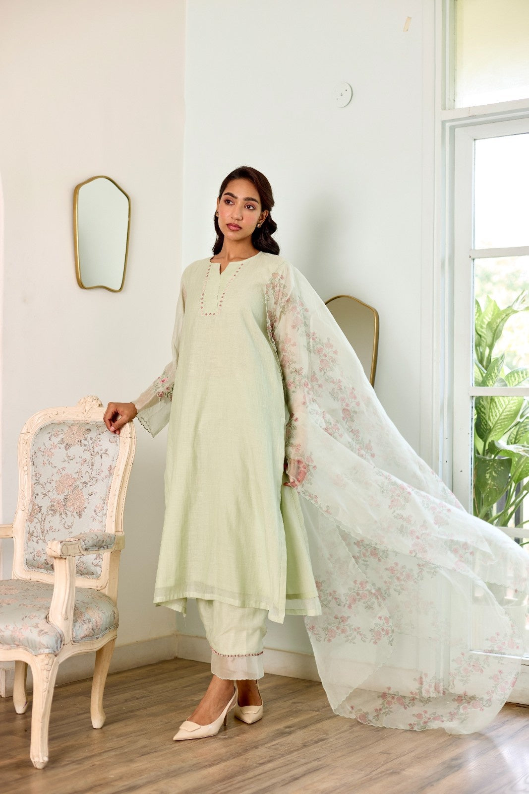 Meadows sea green organza applique hand embroidered chanderi kurta set (set of 3)