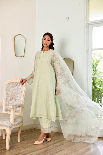Meadows sea green organza applique hand embroidered chanderi kurta set (set of 3)