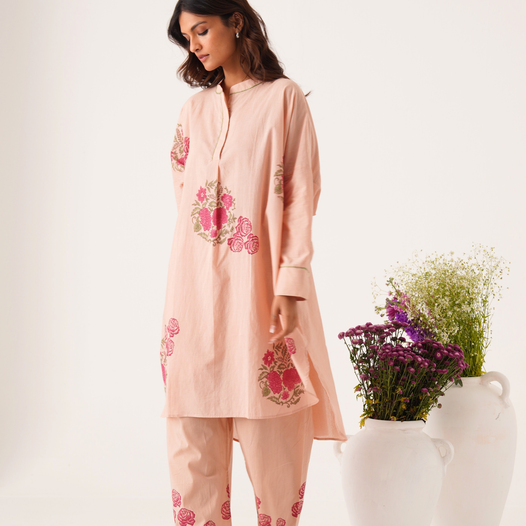 Jahan powder pink hand thread work cotton kaftan set (set of 2)