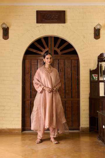 Bano boota zari peach kurta set