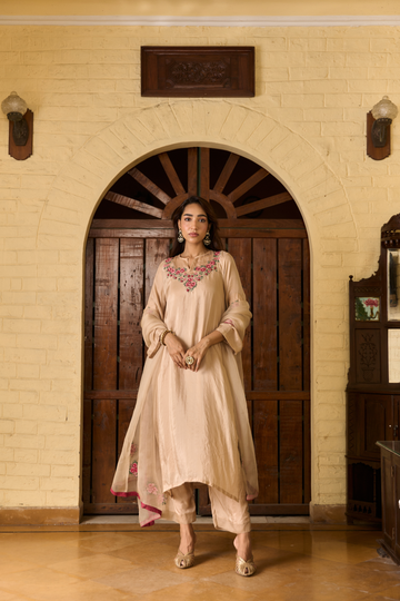Meadows silk beige applique set