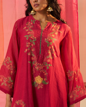 Sitara fuschia hand block printed sequin work chanderi kurta set.