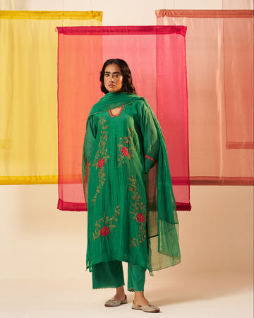 Anola store emerald green applique dori and dabka embroidery chanderi kurta set.