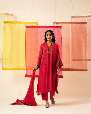 Anola fuschia applique hand embroidered chanderi kurta set.