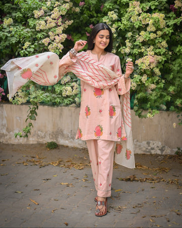 Bhavdeep Kaur in Jahan powder pink hand block printed cotton short kurta set (set of 3)